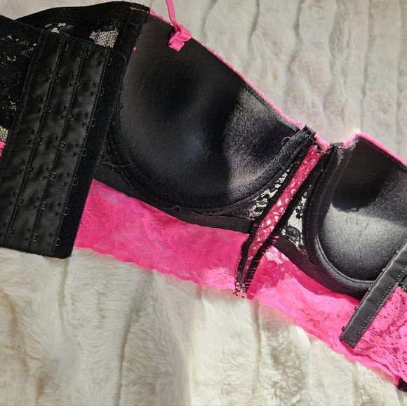 Hot Pink and Black Floral Lace Multiway Strap Bustier, Hot Topic, size 34B - Picture 3 of 10
